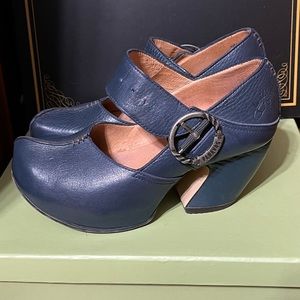 Fluevog Prepare Guides in Dark Blue Size 6.5